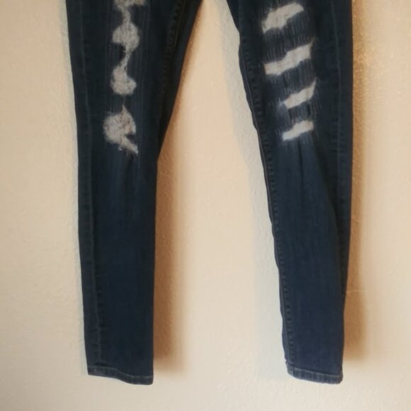 Distressed women's size 5 Jeans - Picture 3 of 15